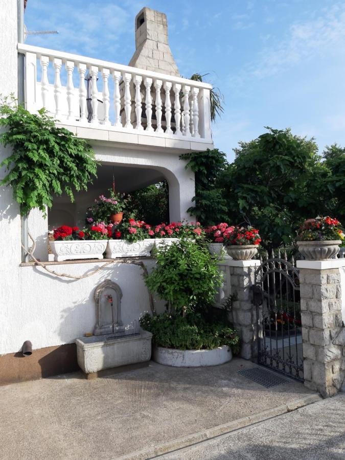 Apartmani Jozefina Omišalj المظهر الخارجي الصورة