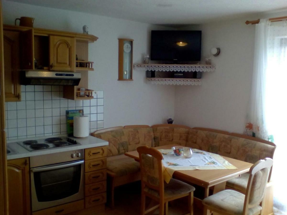 Apartmani Jozefina Omišalj المظهر الخارجي الصورة